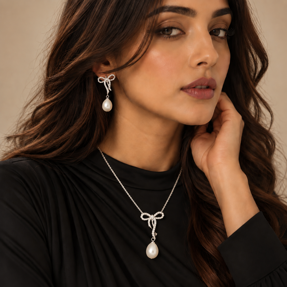 Silver Pearl Bow Chain Set
