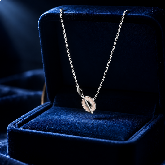 Oval Muse Necklace